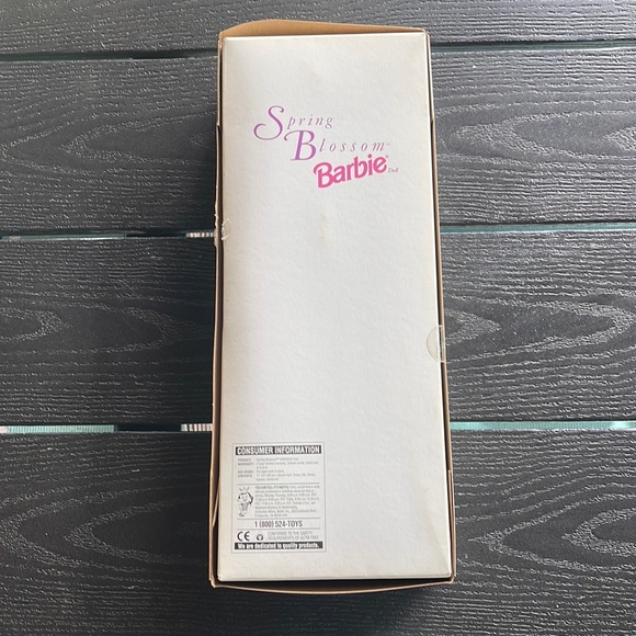 - ✨ Vintage NRFB Spring Blossom Barbie ~ Avon exclusive - Picture 6 of 10